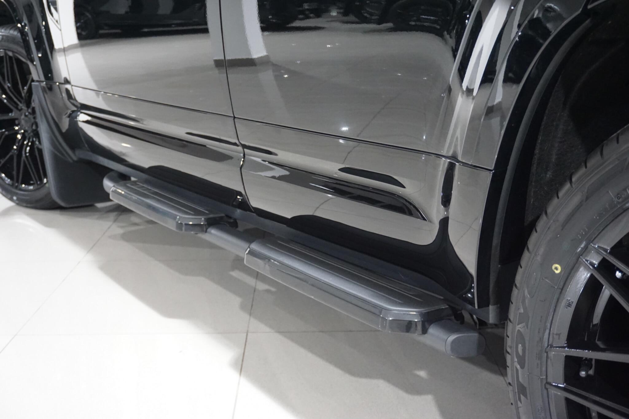 Land Rover Defender 110 3.0 D350 MHEV X-Dynamic HSE Hard Top SUV Auto 4WD MWB Euro 6 (s/s) 5dr
